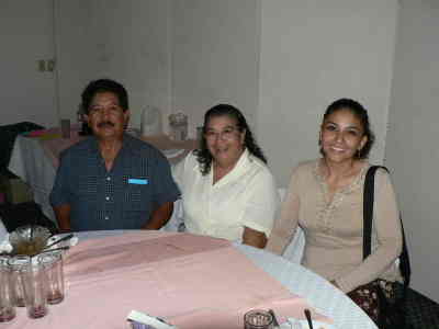Mariano y esposa e hija